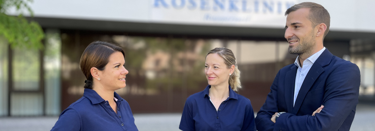 Fabio Berry mit Nina Landheer und Sabrina Ueltschi vom Rosenklinik Care Management (v.r.n.l.)